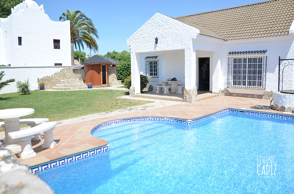 Zahora villas for rent with private pool