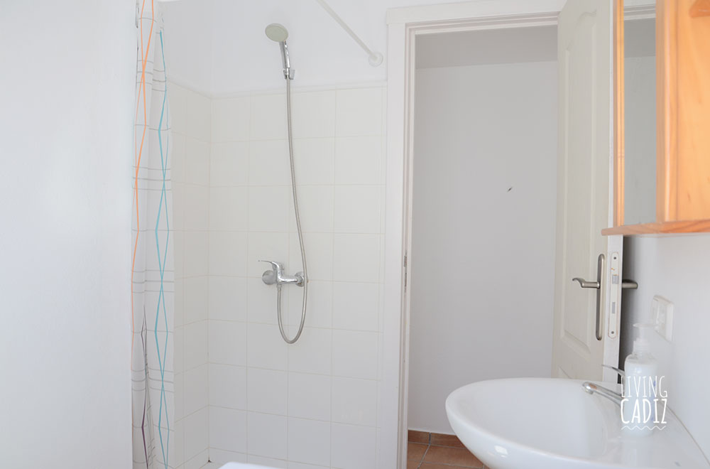Bathroom , Palmito house 2 for rent in El Palmar beach Cadiz